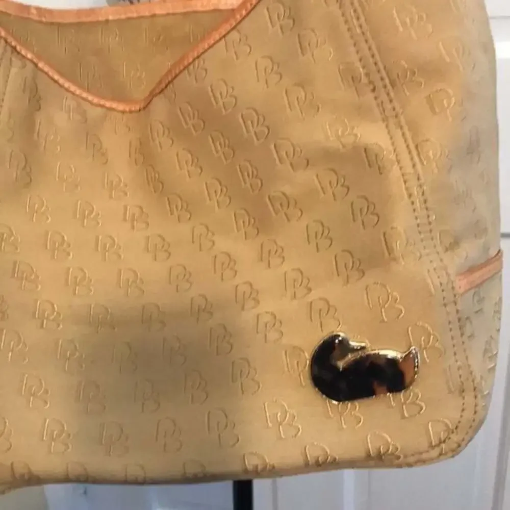 Vintage Y2K Dooney & Bourke tan and brown canvas signature hobo Shoulder Bag
